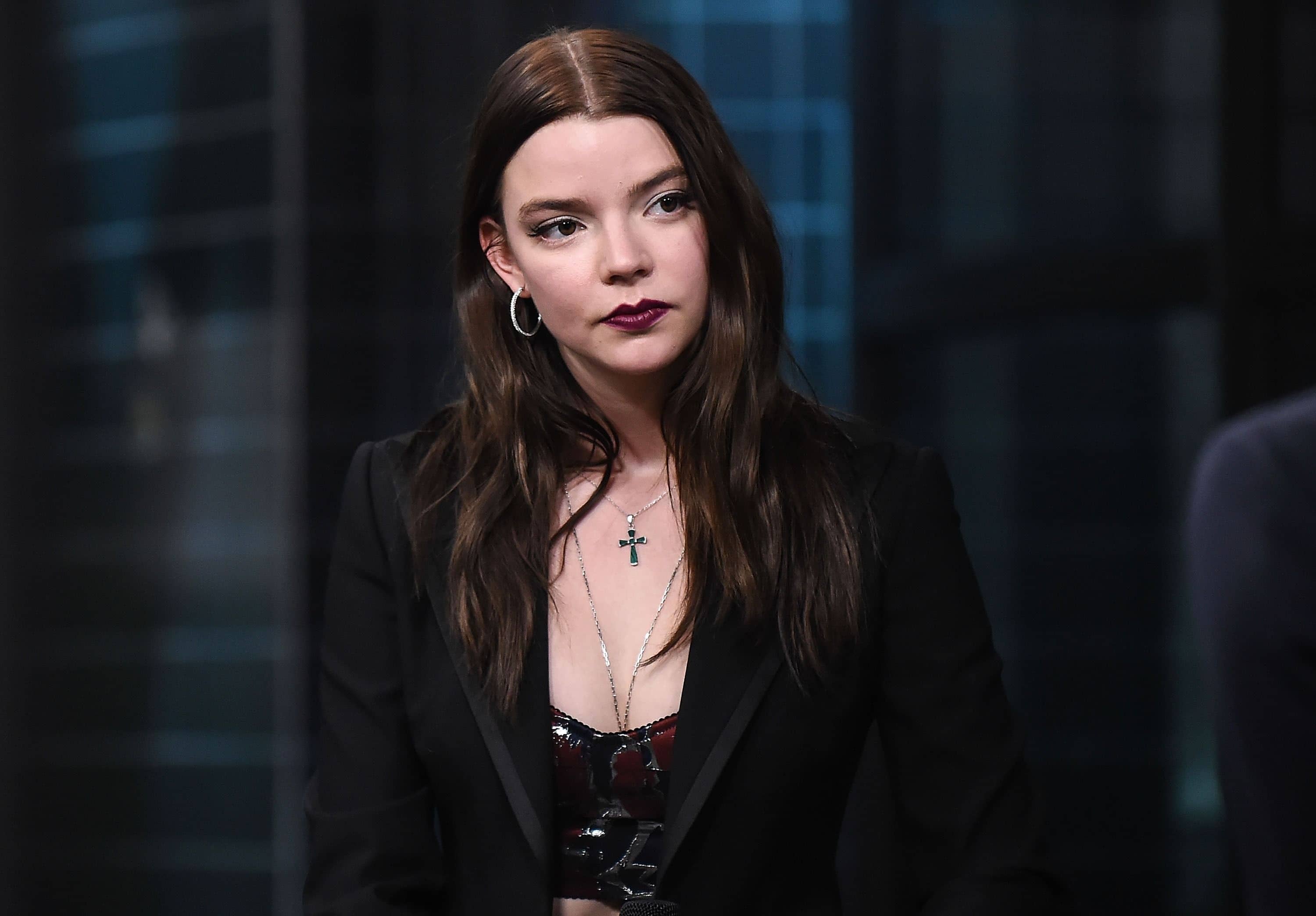 Mad Max  Anya Taylor-Joy será jovem Furiosa em spin-off de Estrada da  Fúria - Canaltech