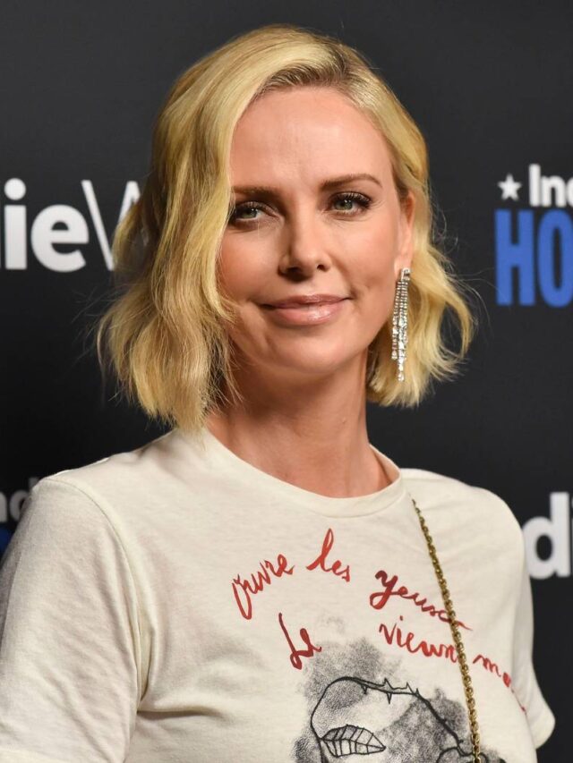 Charlize Theron, estrela de “The Old Guard”, fala sobre o sucesso do filme de ação da Netflix